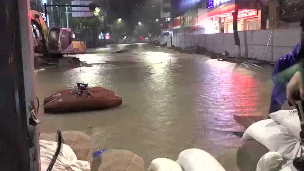 宁波海水倒灌现象引发街边商户关注与呼声