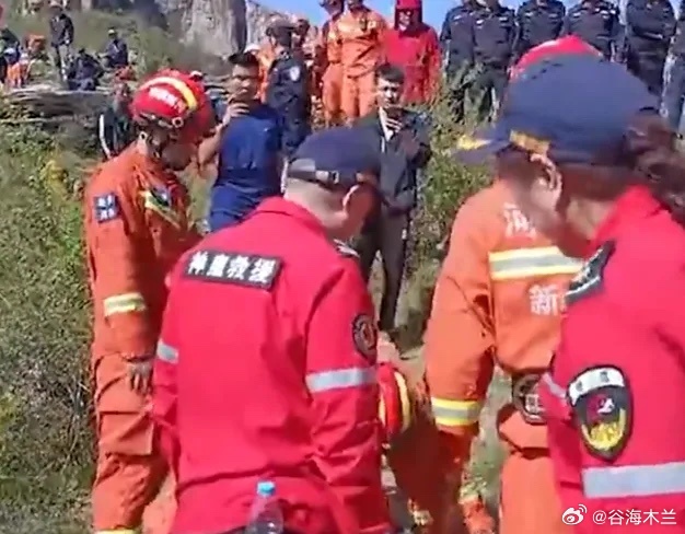 女游客徒步旅游遭遇坠崖身亡悲剧，旅游安全问题需引起高度重视