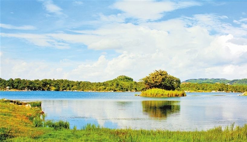 洞庭湖畔文化瑰宝，岳阳八景中的白云青嶂·观澜亭与鹳雀台对比解析