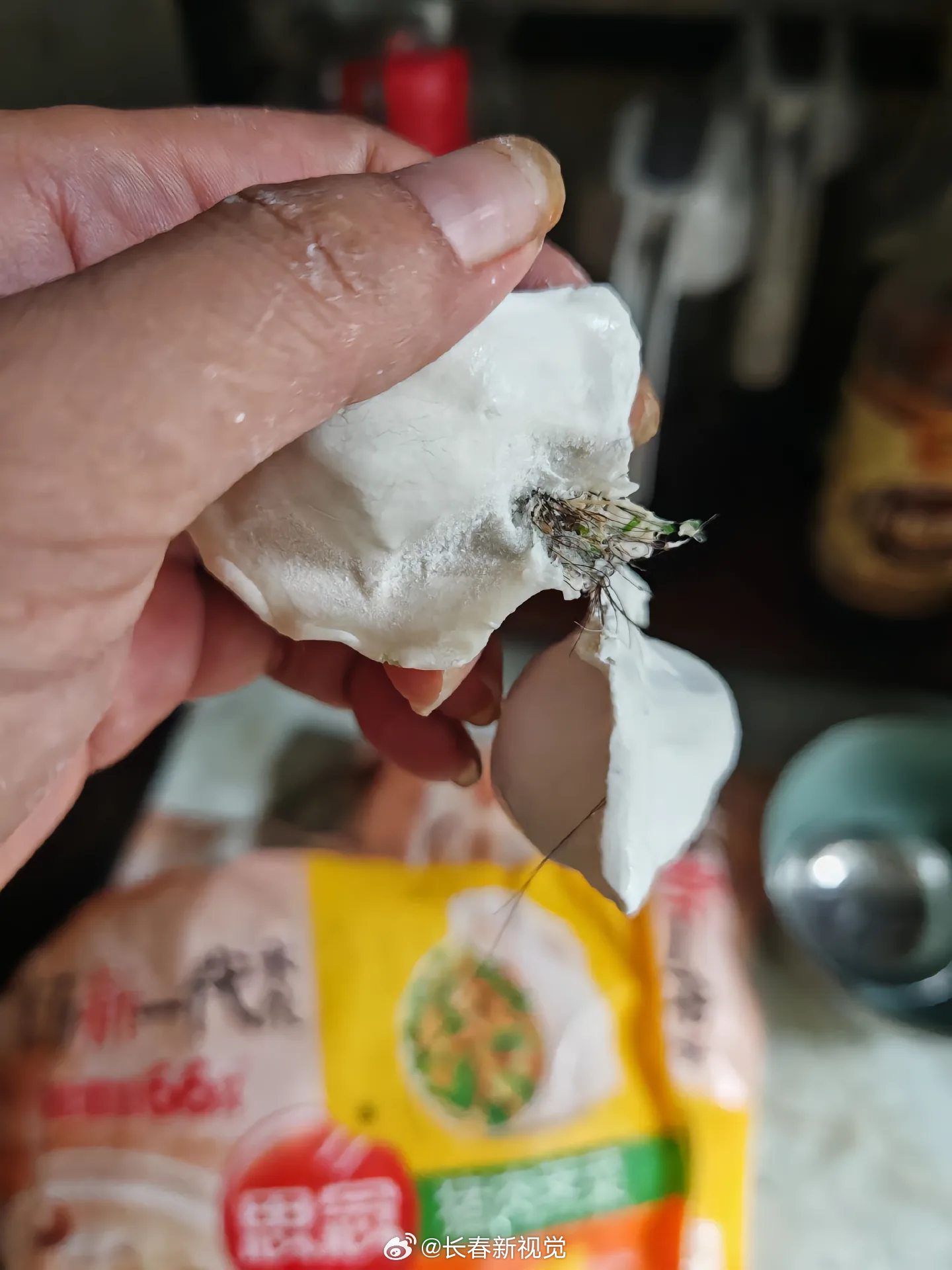 思念水饺吃出烟头事件揭秘，原因与影响分析