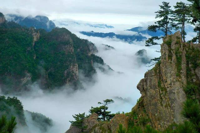 五龙山东峰云雾漫步之旅