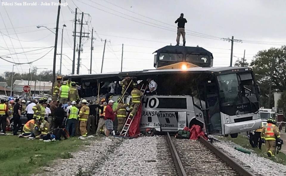 乘客误判起火跳车遭反向列车撞身亡，事故引发深思