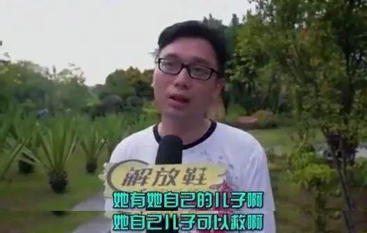 男孩偷窃百元钱引发家庭风暴，母亲带其进派出所接受反思教育